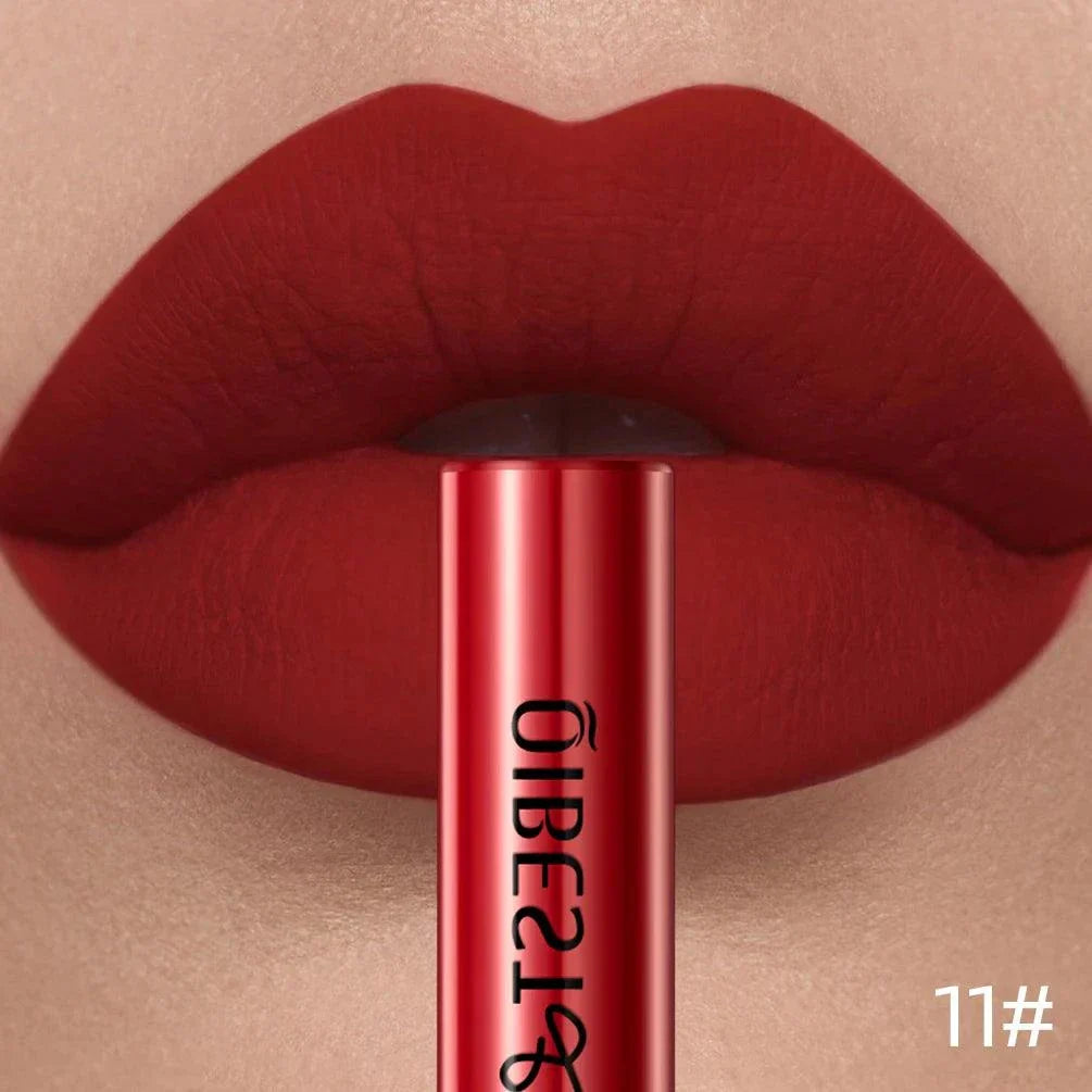 Rossetto liquido opaco rosso matte a lunga durata impermeabile sulle labbra