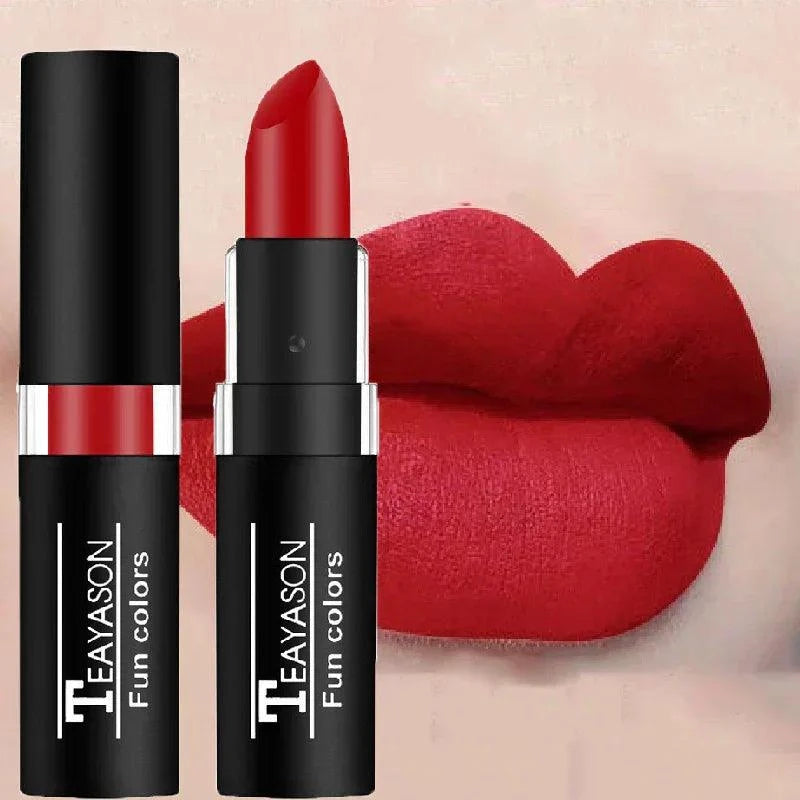 rossetto opaco nero rosso velluto effetto lunga durata labbra donna trucco impermeabile