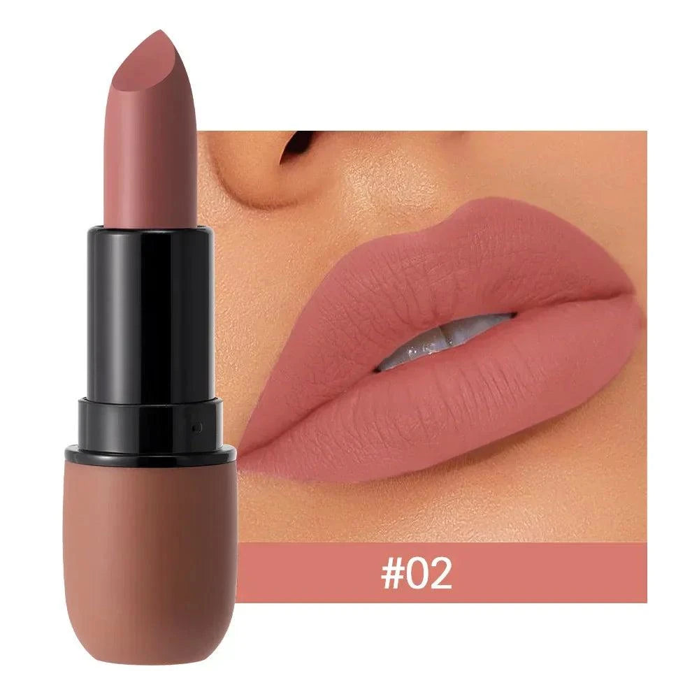 Rossetto opaco colore labbra vellutato rosa nudo numero 02 morbido e idratante