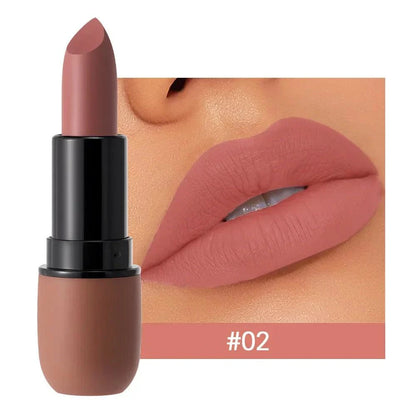 Rossetto opaco colore labbra vellutato rosa nudo numero 02 morbido e idratante
