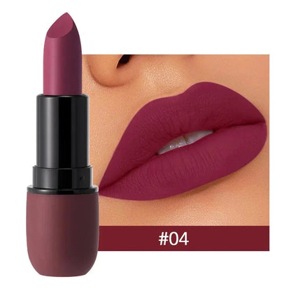 rossetto opaco colore viola vellutato labbra morbide idratate modello 04