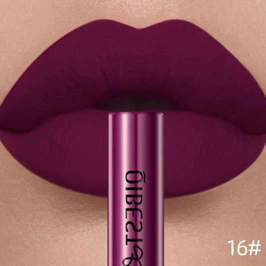 Rossetto liquido opaco colore viola scuro effetto velluto lunga durata impermeabile