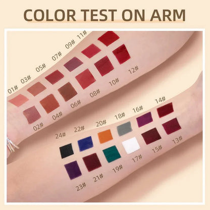 Rossetto liquido opaco lunga durata test colori su braccio palette tonalità trucco labbra