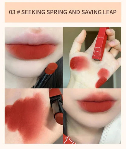 rossetto opaco impermeabile tono rosso aranciato effetto mat resistente al sudore facile da applicare