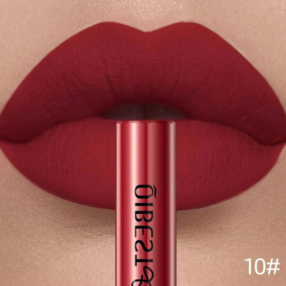 Rossetto liquido opaco rosso impermeabile lunga durata effetto velluto sulle labbra