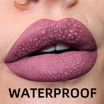Labbra con lucidalabbra impermeabile velluto opaco rosa effetto waterproof
