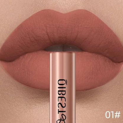 Labbra con rossetto liquido opaco nude lunga durata impermeabile QiBest