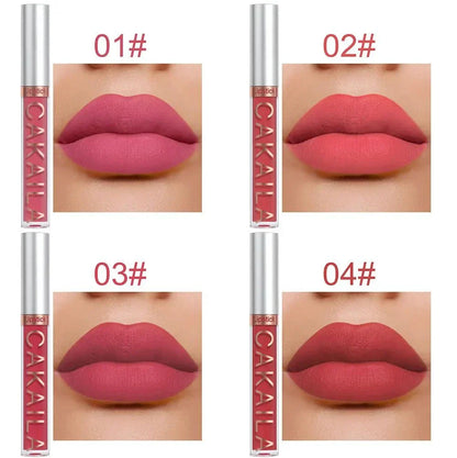 Set di 4 rossetti liquidi opachi CAKAILA 10 pz/set in tonalità nude su labbra donna