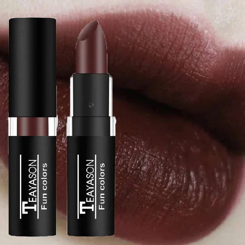 rossetto opaco nero colore scuro lunga durata labbra velluto trucco donna impermeabile