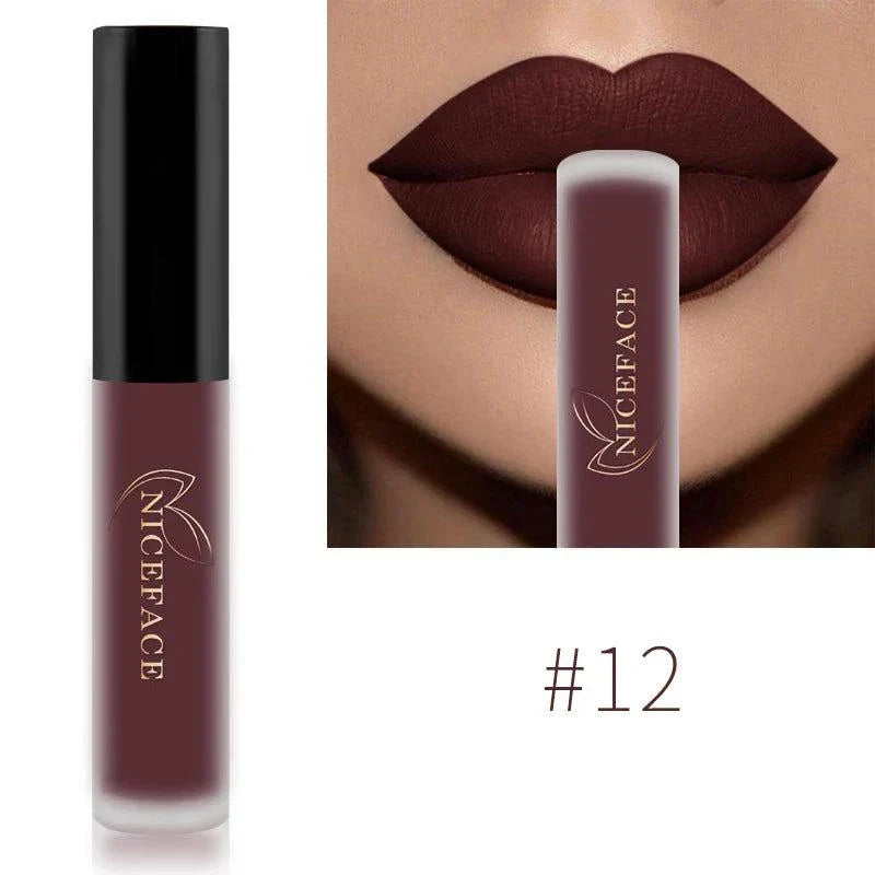 Rossetto liquido nudo velluto opaco lunga durata effetto antiaderente impermeabile colore rosso scuro