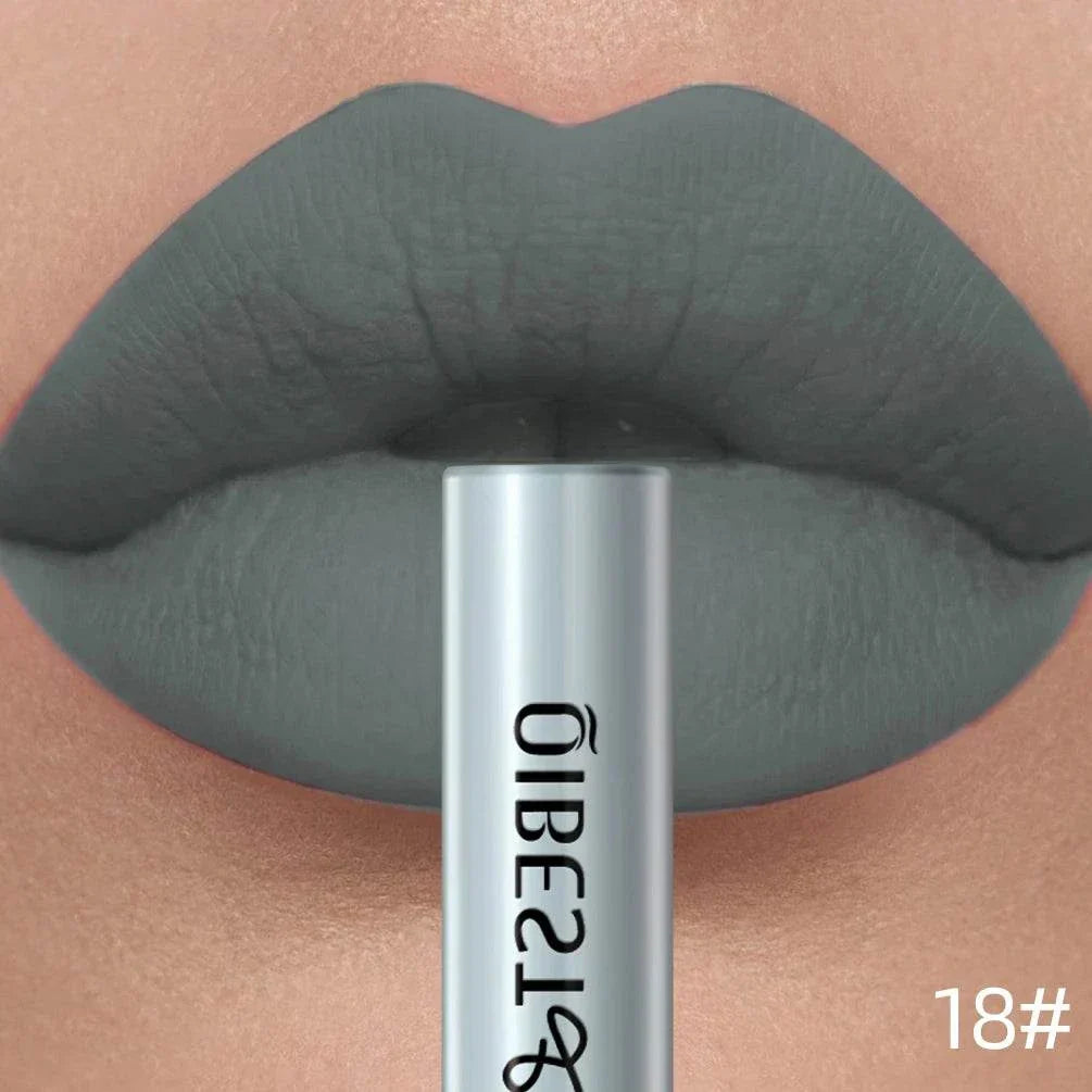 Rossetto liquido opaco grigio scuro effetto velluto a lunga durata impermeabile