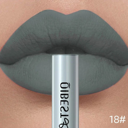 Rossetto liquido opaco grigio scuro effetto velluto a lunga durata impermeabile