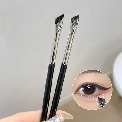 mascara liquido nero