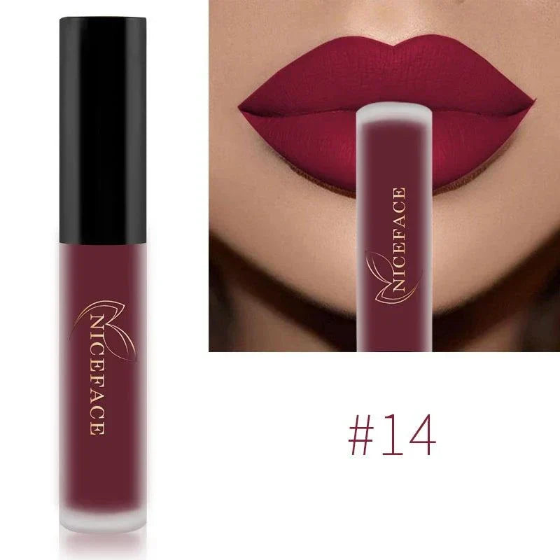 Rossetto liquido nudo effetto velluto opaco lunga durata colore rosso elegante uomo donna