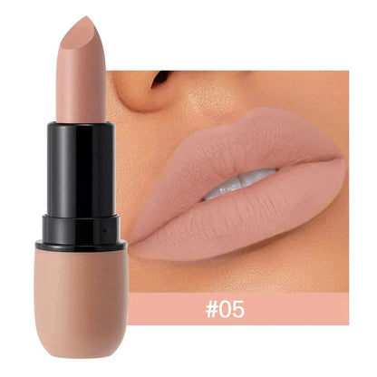 rossetto opaco color carne effetto velluto labbra morbide e lisce numero 05