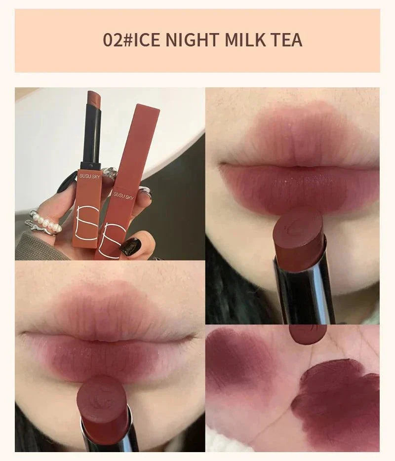 rossetto opaco impermeabile colore marrone Ice Night Milk Tea applicazione trucco labbra opaco resistente al sudore